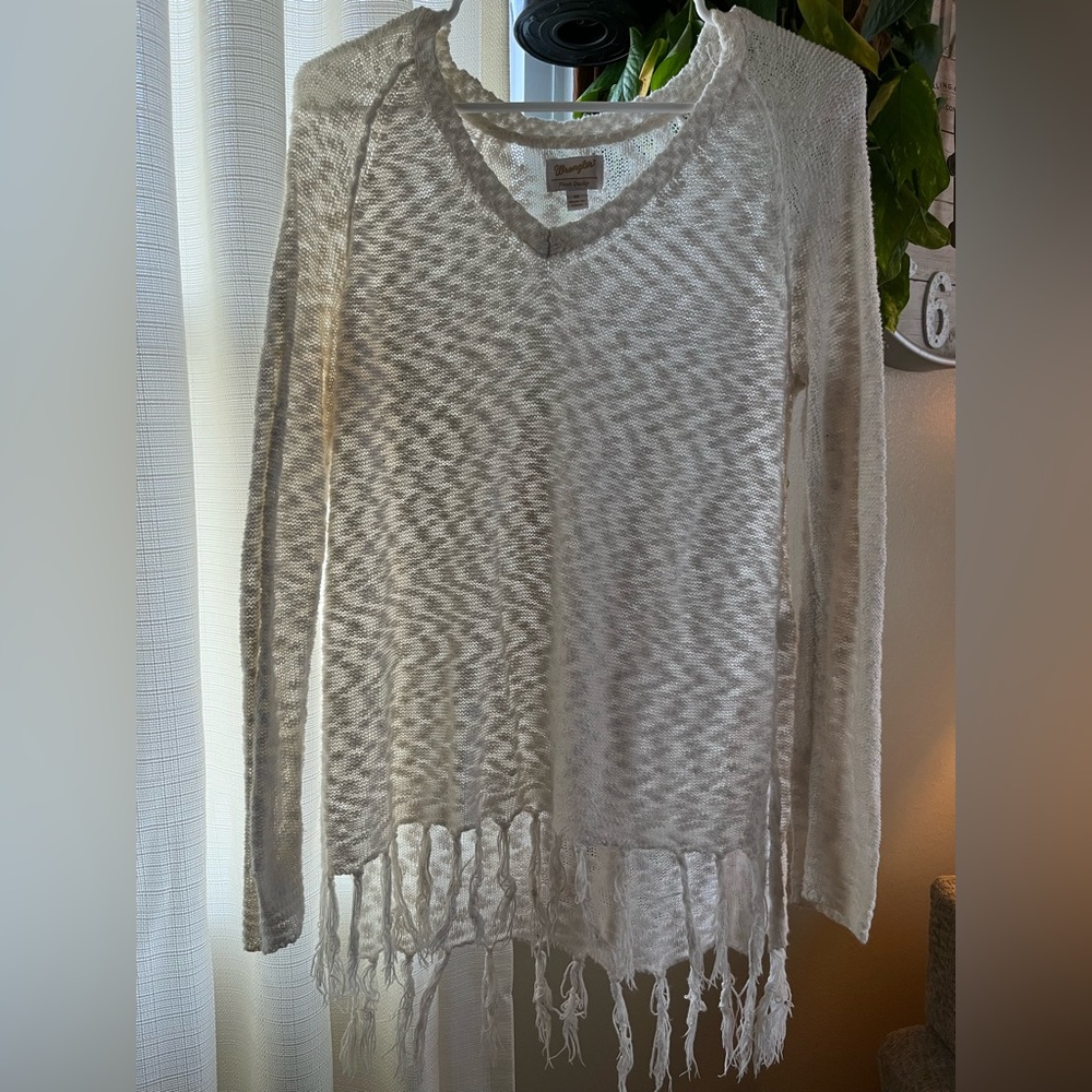 WRANGLER — Medium, White, Knitted, Drop tail Sweater